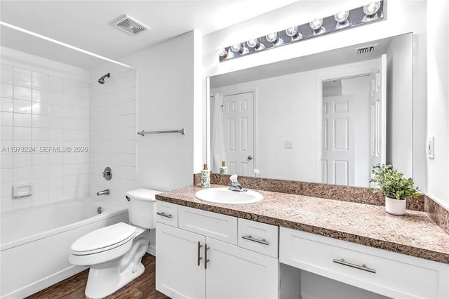 101 SW 117th Ave 7207, Pembroke Pines, FL 33025