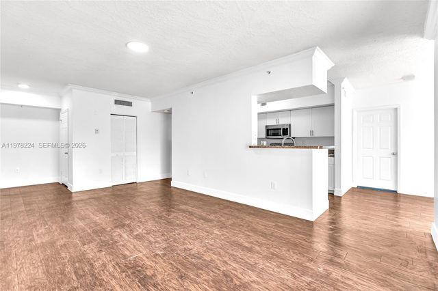 101 SW 117th Ave 7207, Pembroke Pines, FL 33025