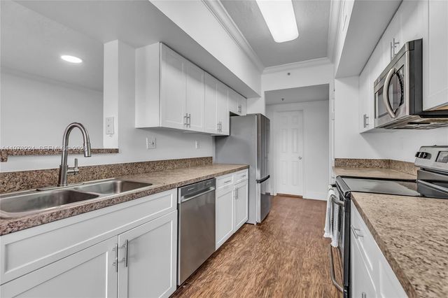 101 SW 117th Ave 7207, Pembroke Pines, FL 33025