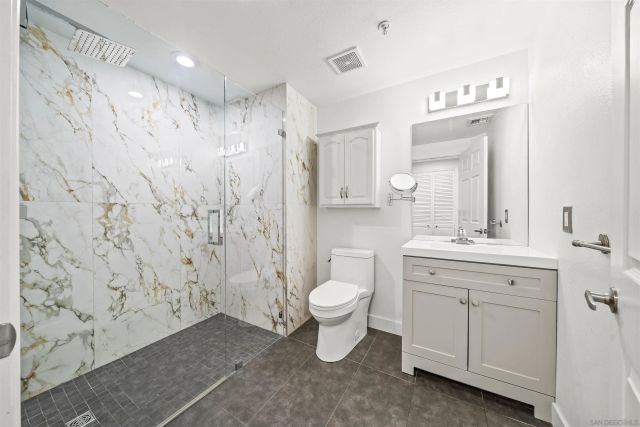 2400 5Th 103, San Diego, CA 92101