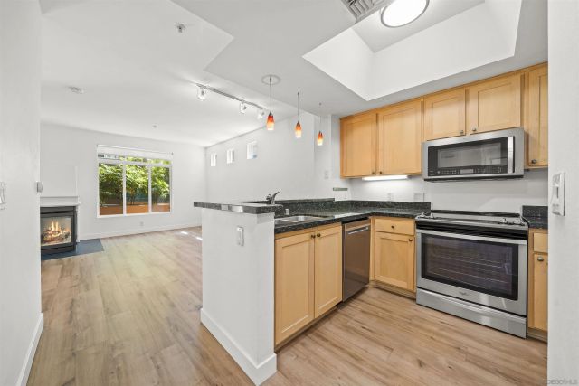 2400 5Th 103, San Diego, CA 92101