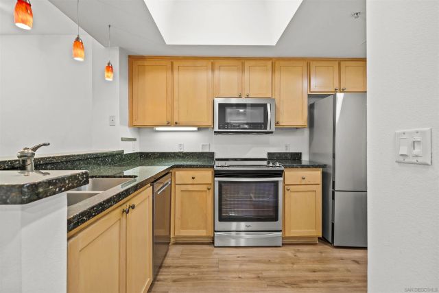 2400 5Th 103, San Diego, CA 92101