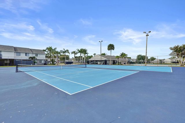 6505 Dockside Circle, Greenacres, FL 33463