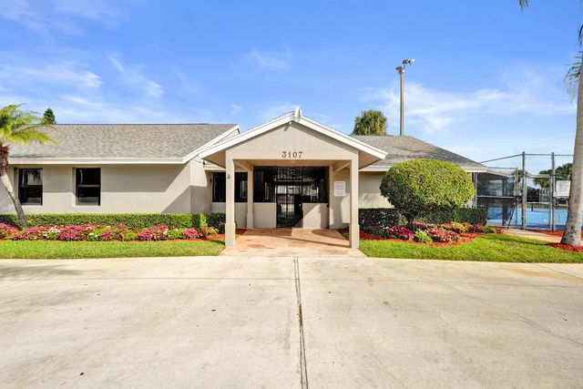 6505 Dockside Circle, Greenacres, FL 33463