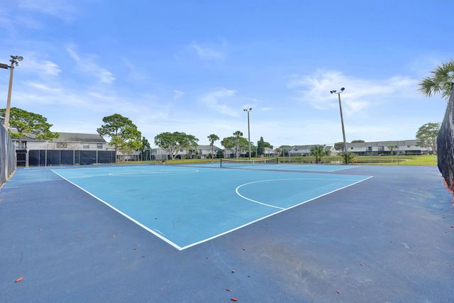 6505 Dockside Circle, Greenacres, FL 33463