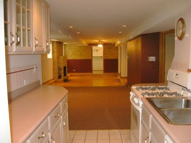 6535 N Bosworth Avenue, Chicago, IL 60626