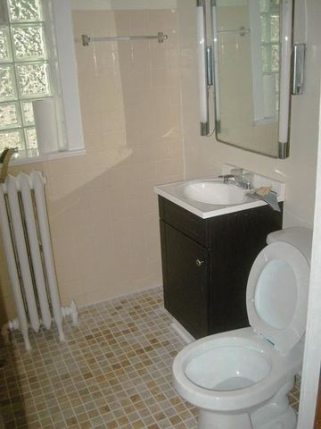 6535 N Bosworth Avenue, Chicago, IL 60626