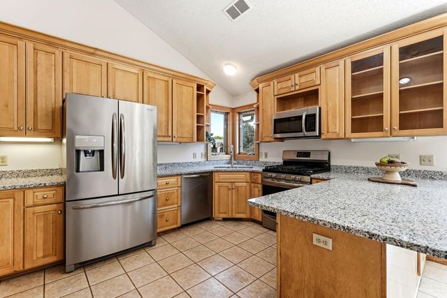 8843 Blackoaks Lane N, Maple Grove, MN 55311