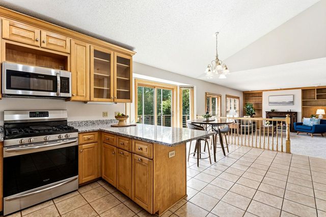 8843 Blackoaks Lane N, Maple Grove, MN 55311