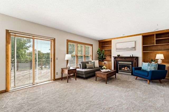 8843 Blackoaks Lane N, Maple Grove, MN 55311