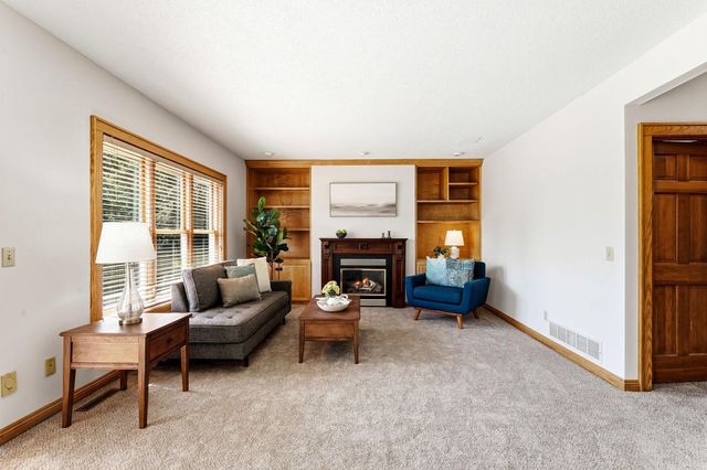 8843 Blackoaks Lane N, Maple Grove, MN 55311