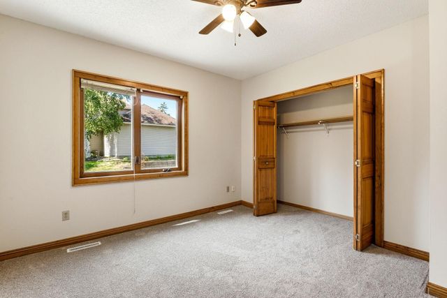 8843 Blackoaks Lane N, Maple Grove, MN 55311