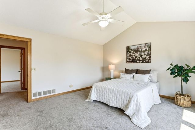 8843 Blackoaks Lane N, Maple Grove, MN 55311