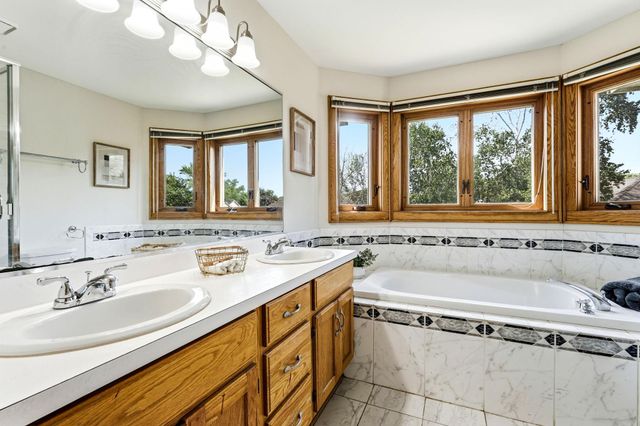 8843 Blackoaks Lane N, Maple Grove, MN 55311