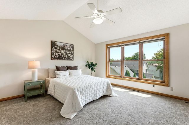 8843 Blackoaks Lane N, Maple Grove, MN 55311