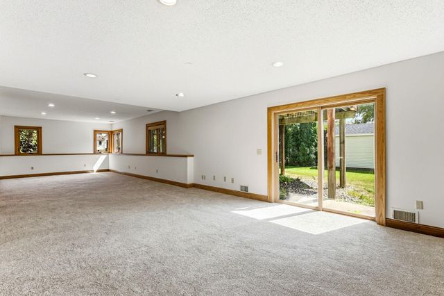 8843 Blackoaks Lane N, Maple Grove, MN 55311