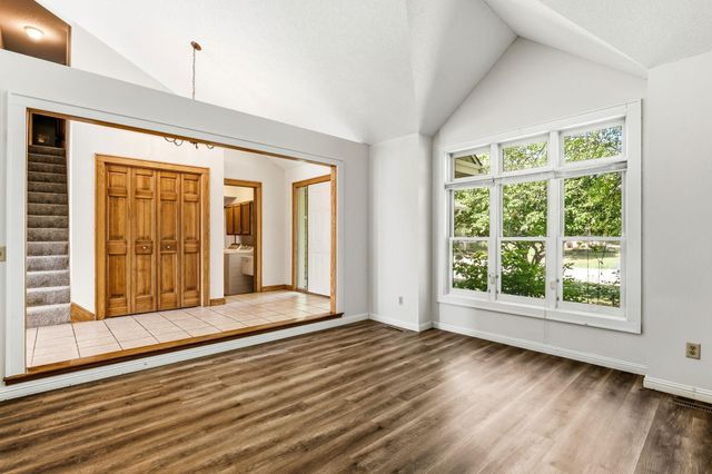 8843 Blackoaks Lane N, Maple Grove, MN 55311