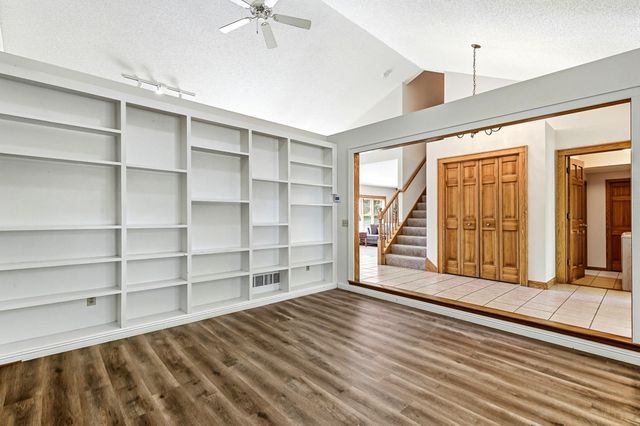 8843 Blackoaks Lane N, Maple Grove, MN 55311