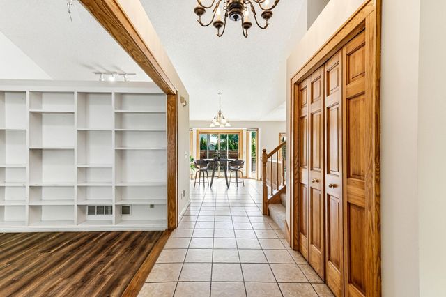8843 Blackoaks Lane N, Maple Grove, MN 55311