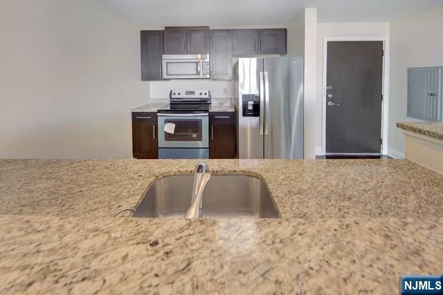 29 1st Street 505, Hackensack, NJ 07601