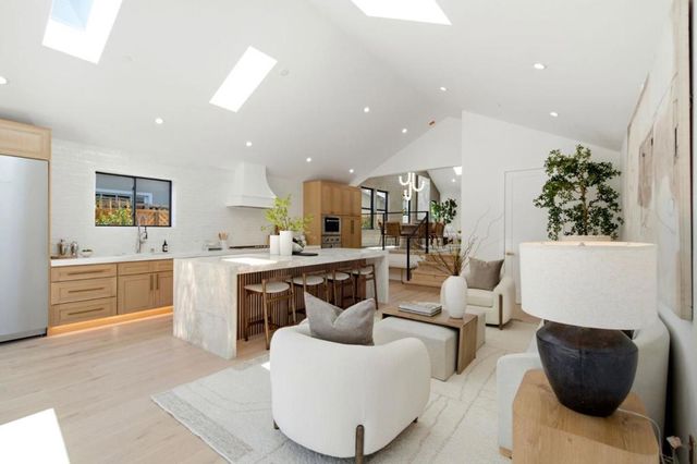 1232 Capuchino Avenue, Burlingame, CA 94010