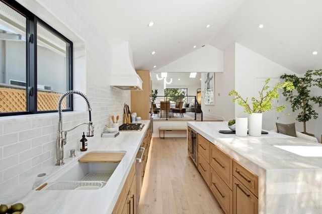 1232 Capuchino Avenue, Burlingame, CA 94010