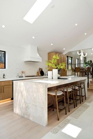 1232 Capuchino Avenue, Burlingame, CA 94010