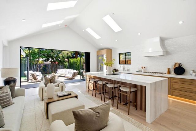 1232 Capuchino Avenue, Burlingame, CA 94010