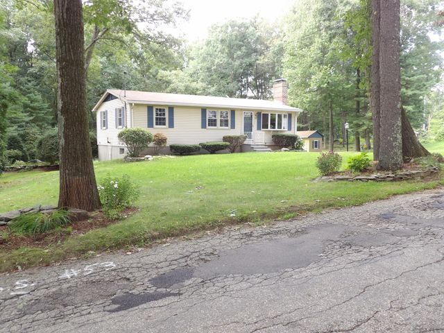 53 H Putnam Rd, Charlton, MA 01507