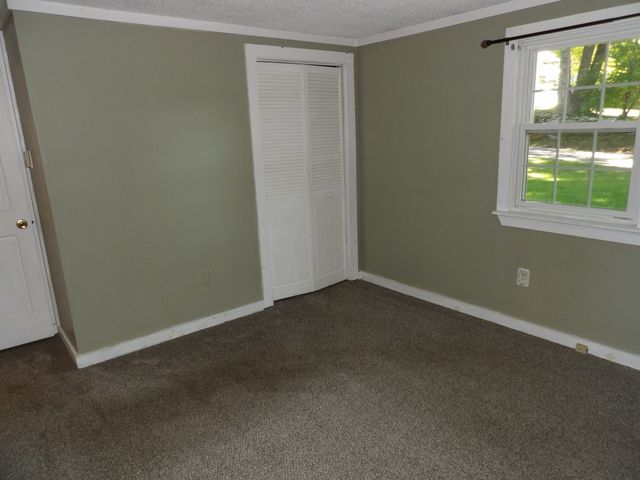 53 H Putnam Rd, Charlton, MA 01507