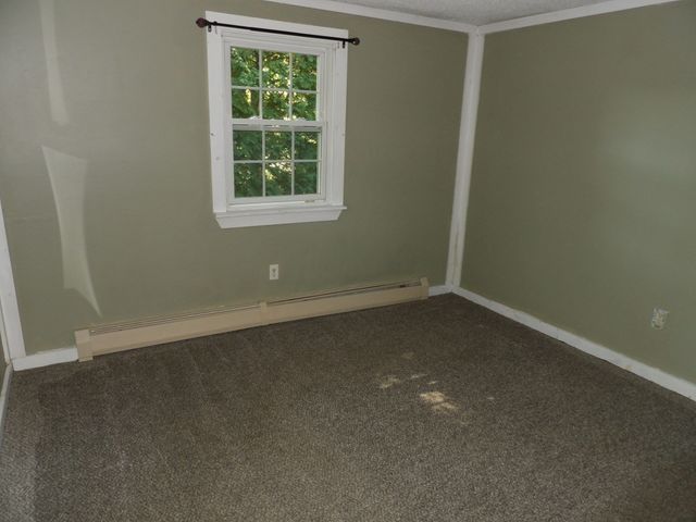 53 H Putnam Rd, Charlton, MA 01507
