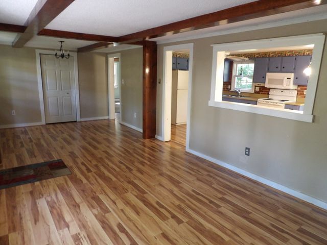 53 H Putnam Rd, Charlton, MA 01507