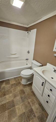 53 H Putnam Rd, Charlton, MA 01507