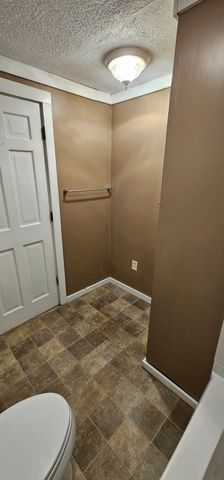 53 H Putnam Rd, Charlton, MA 01507