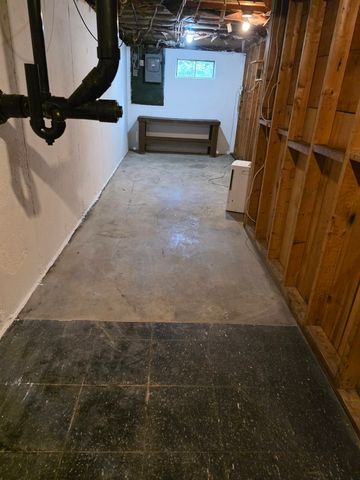 53 H Putnam Rd, Charlton, MA 01507