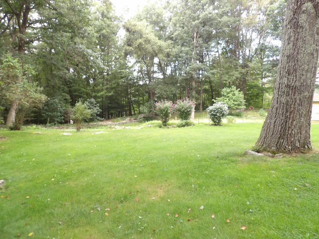 53 H Putnam Rd, Charlton, MA 01507