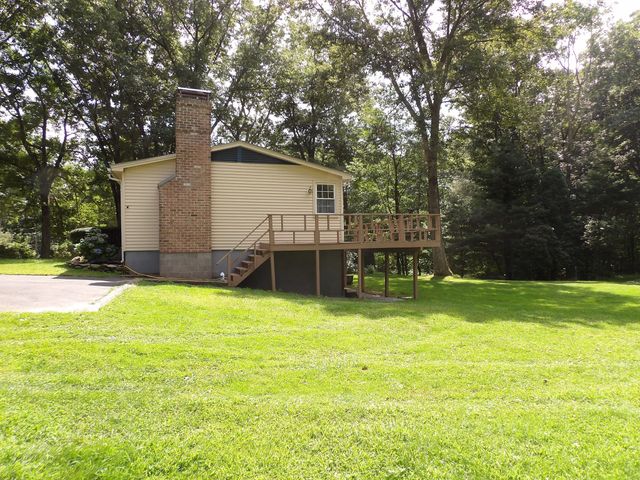 53 H Putnam Rd, Charlton, MA 01507