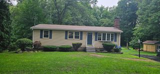 53 H Putnam Rd, Charlton, MA 01507