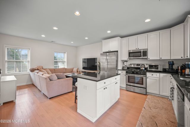 5 Cortland Road, Eatontown, NJ 07724