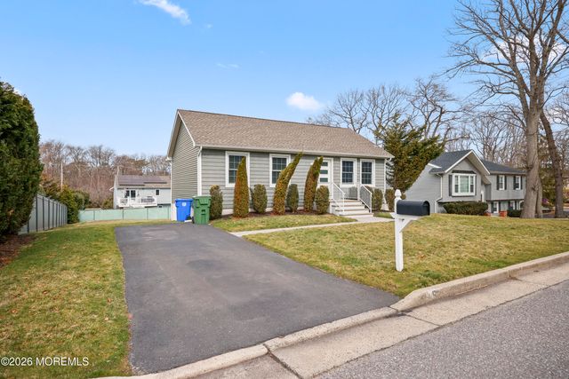 5 Cortland Road, Eatontown, NJ 07724