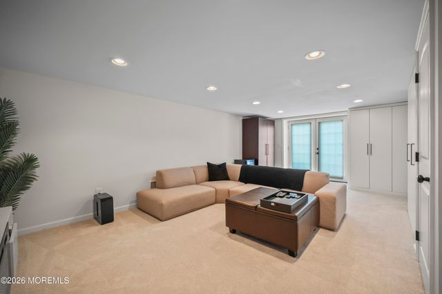 5 Cortland Road, Eatontown, NJ 07724