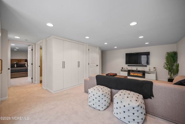 5 Cortland Road, Eatontown, NJ 07724