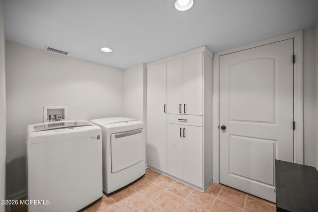 5 Cortland Road, Eatontown, NJ 07724