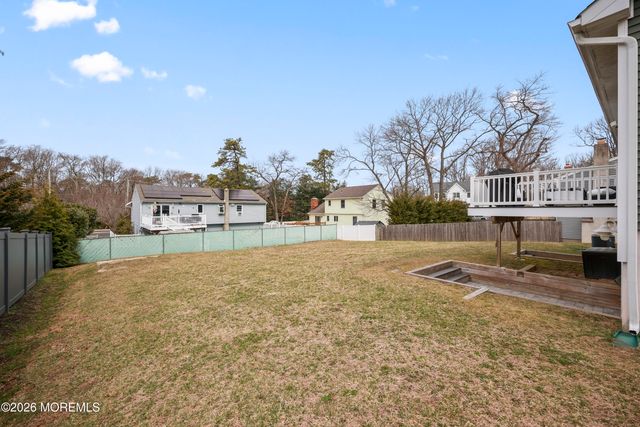 5 Cortland Road, Eatontown, NJ 07724