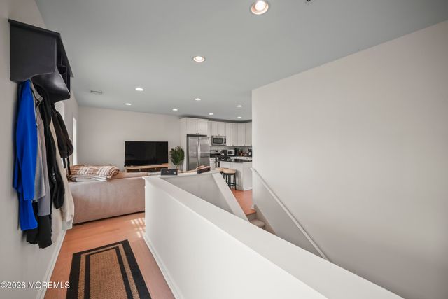 5 Cortland Road, Eatontown, NJ 07724