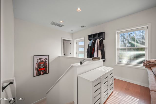 5 Cortland Road, Eatontown, NJ 07724