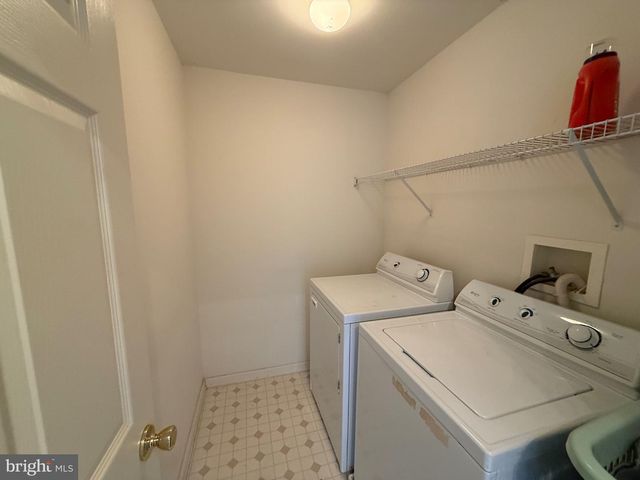 256 FOUNTAYNE LN, Lawrenceville, NJ 08648