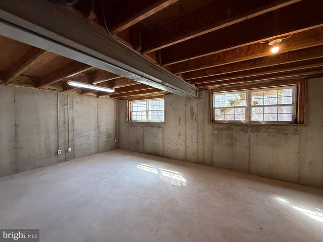 256 FOUNTAYNE LN, Lawrenceville, NJ 08648