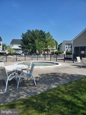 256 FOUNTAYNE LN, Lawrenceville, NJ 08648