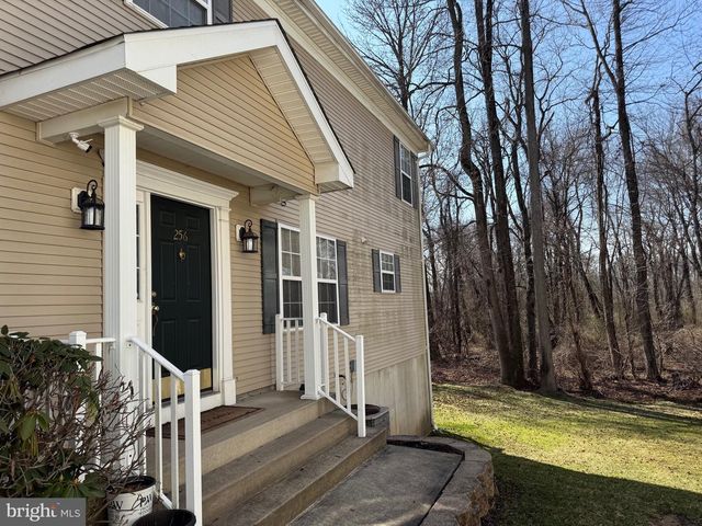 256 FOUNTAYNE LN, Lawrenceville, NJ 08648